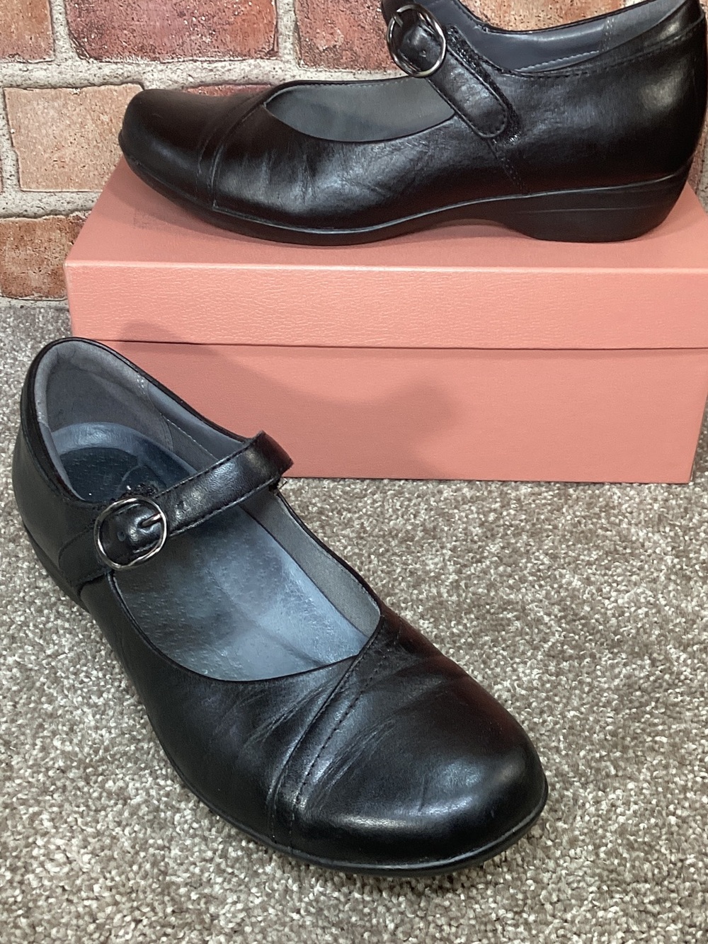 Dansko Womens Fawna black Mary Jane flats size 38 eu size 7.5 - 8